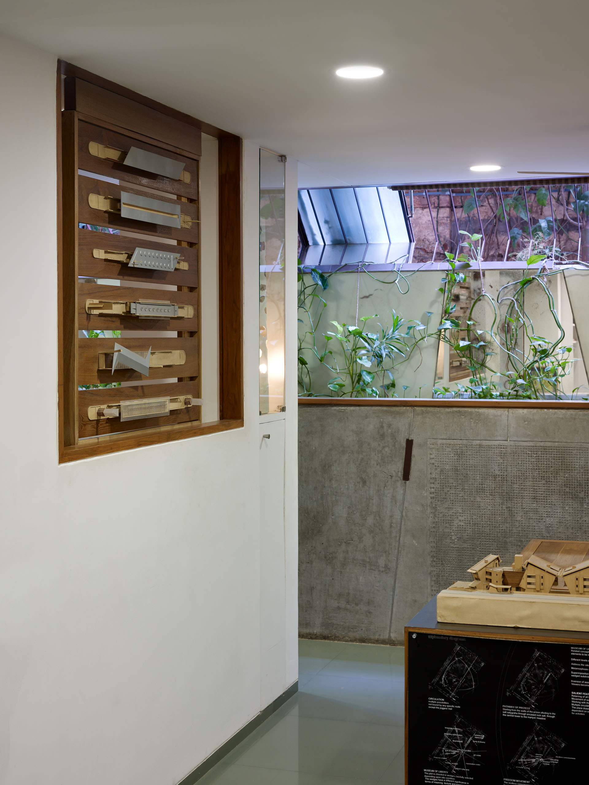 E14491 Alpa 042391 j2560